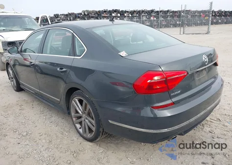 2016 Volkswagen Passat 1.8T R-Line из США, поврежденный, VIN 1VWAT7A37GC042880